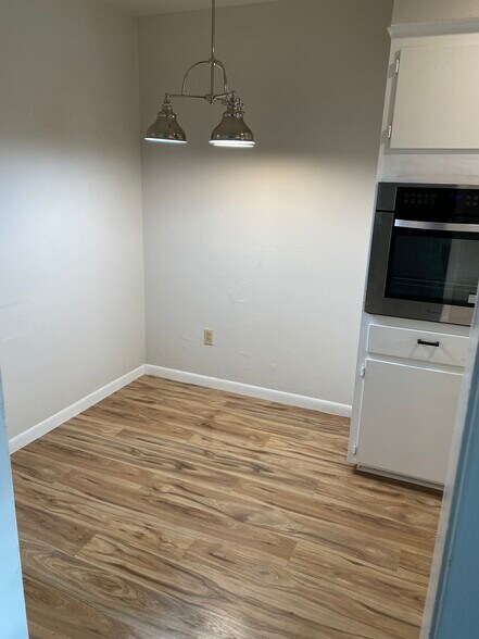 Building Photo - 207 Marston Ave