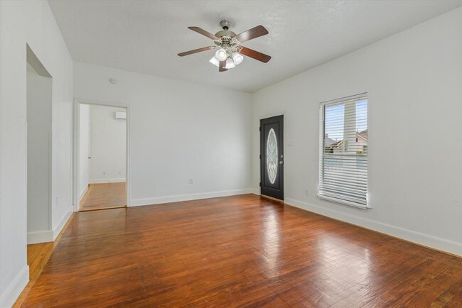 Building Photo - 409 Quitman St