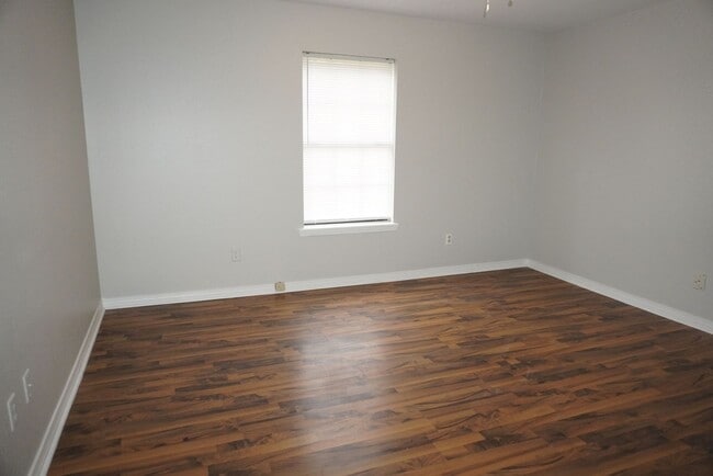 Building Photo - Southern Hills Remodeled Home