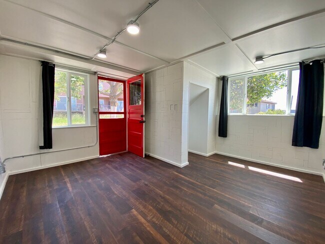 Building Photo - Remodeled 3BR, 2BA with Orchard, Garage & ...