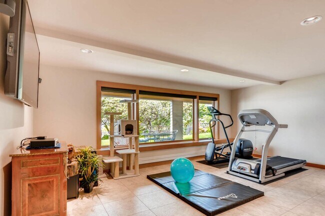 Building Photo - Blue Ridge Waterfront Home