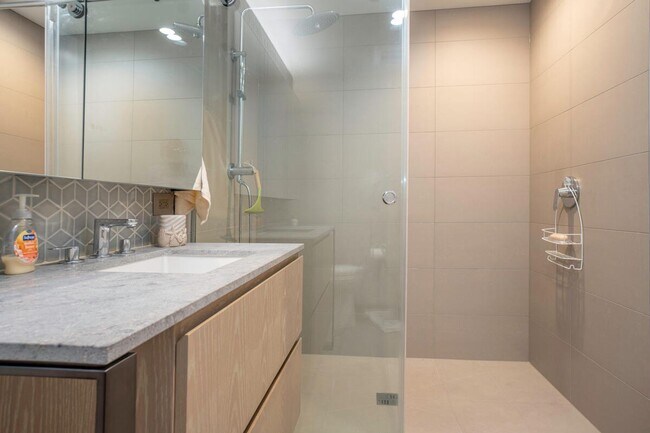 Building Photo - Koula #1905