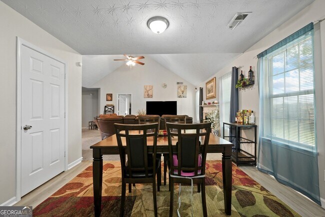 Building Photo - 30 Zebulon Pl