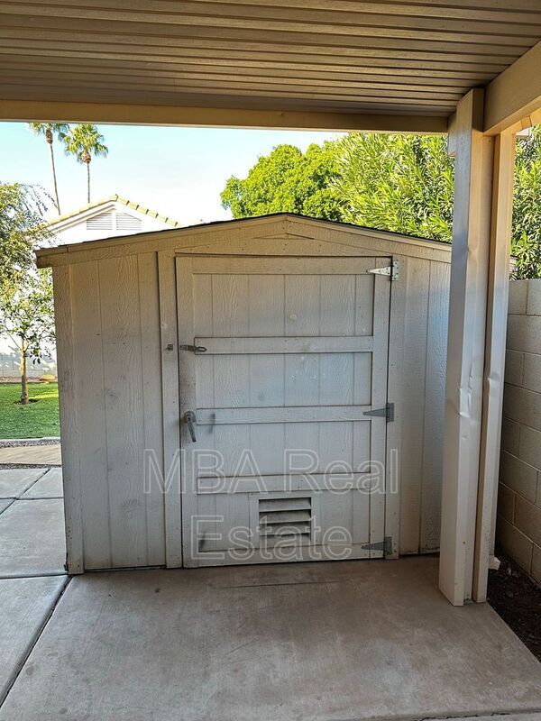 Building Photo - 1722 S Gilmore Cir