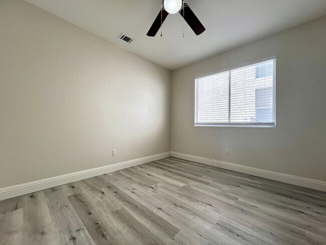 Building Photo - Charming 3-Bedroom Single-Story Home in Elkhorn!