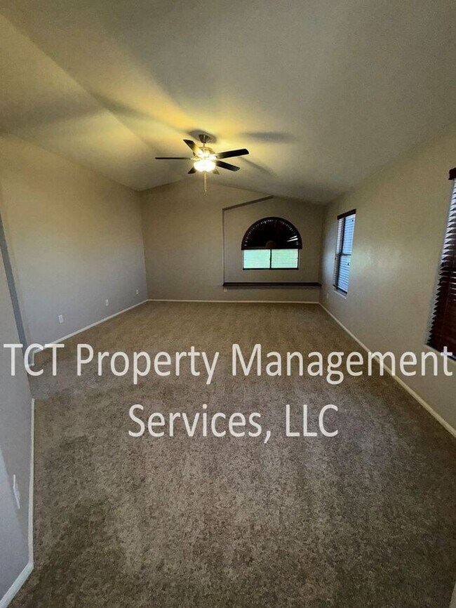 Building Photo - Beautiful 5 bedroom, 3 bath home in Chandler!