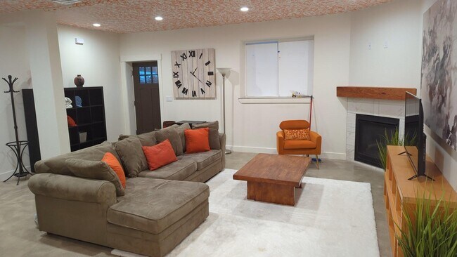 Living Area - 1506 NE Buffalo St