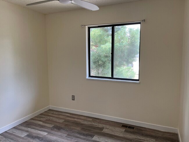 Building Photo - 765 Hermes Cir