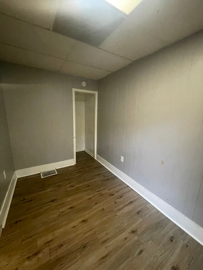 Building Photo - 3645 Seymour Ave