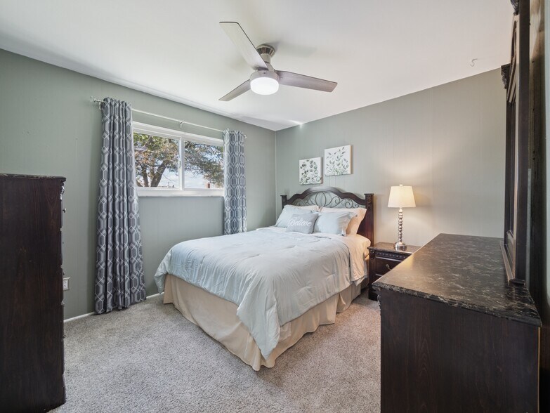 Building Photo - 26805 Richard Dr