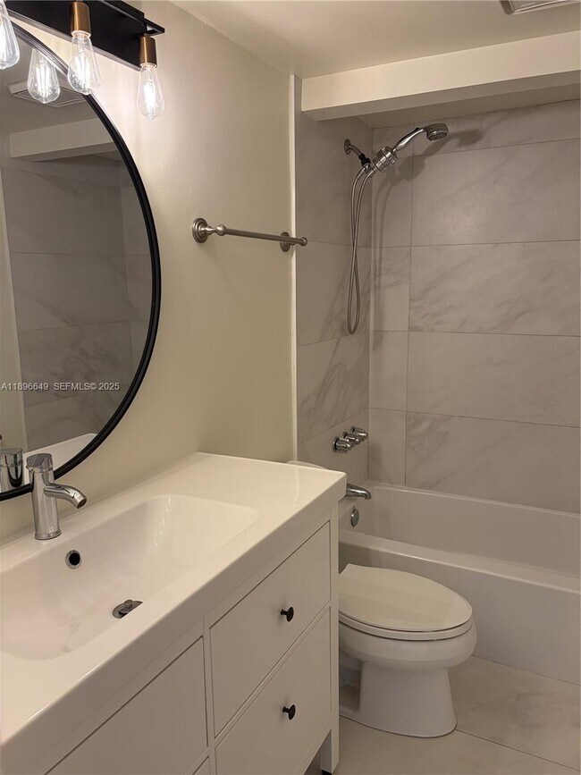 Building Photo - 1881 Middle River Dr