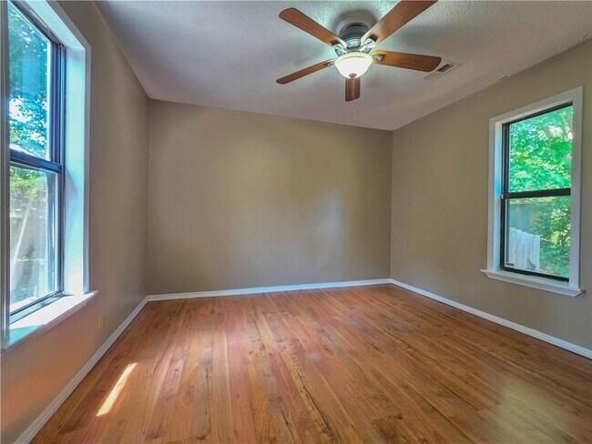 Building Photo - 1505 Garland Ave