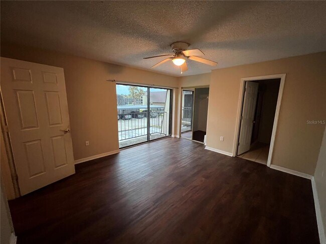 Building Photo - 2949 Poplar Ave