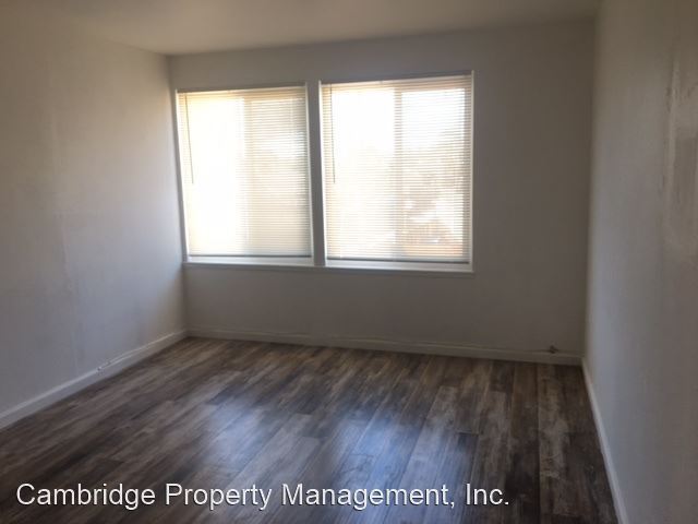 Building Photo - 527 N Amphlett Blvd