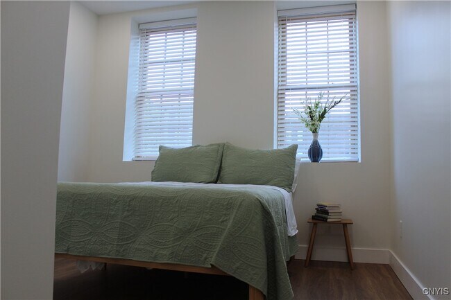 Building Photo - 110 Hotel St