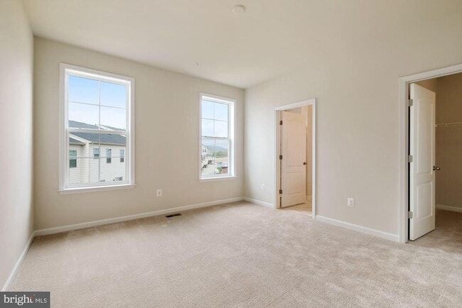 Building Photo - 5986 Passend Dr