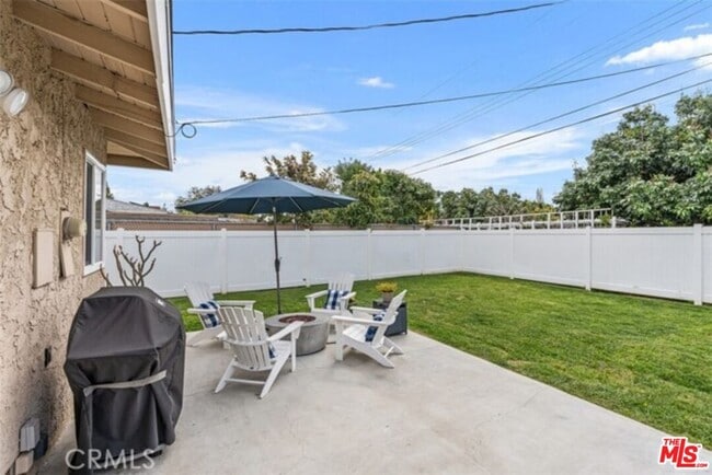 Building Photo - 4500 W Tiller Ave