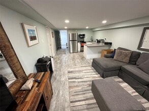 Building Photo - 171 W Walnut St