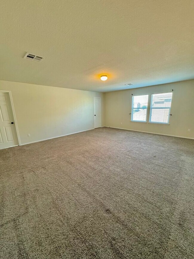 Building Photo - AVAILABLE SOON!