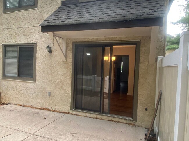 Building Photo - Charming 3BR Townhome in Plainsboro