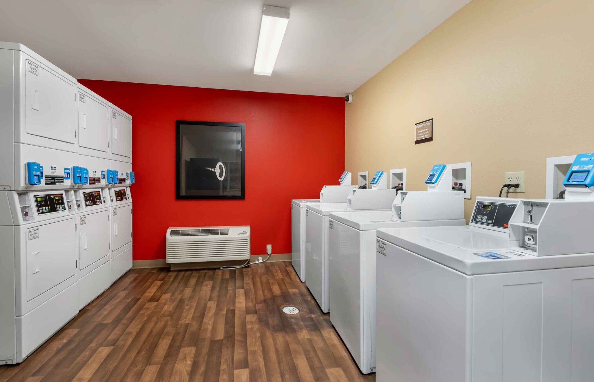 Building Photo - Furnished Studio-Indianapolis - Castleton