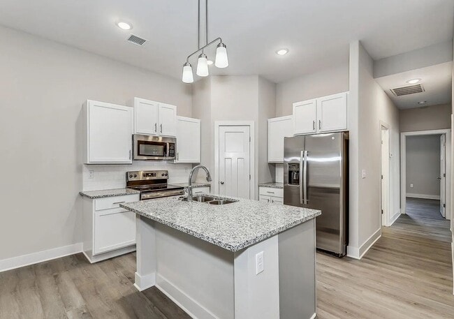Building Photo - 3520 W 45th St S