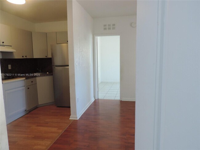 Building Photo - 3615 Thomas Ave