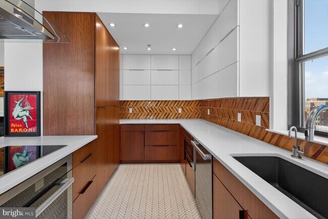 Building Photo - 2020 12th St NW