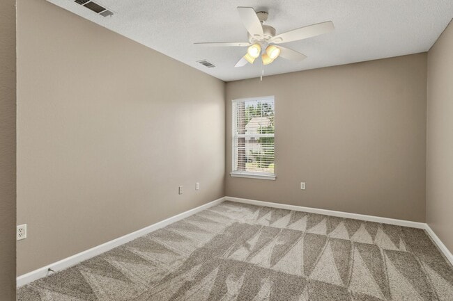 Building Photo - 1014 Towne Pk E Dr