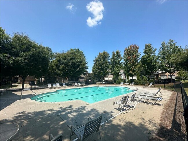 Building Photo - 815 Autry Oak Ct