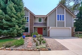 Building Photo - August 2026 Lakewood 5 Bedroom 2.5 Bathroom House with HUGE Backyard