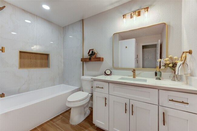 Building Photo - 3538 Truxton Dr
