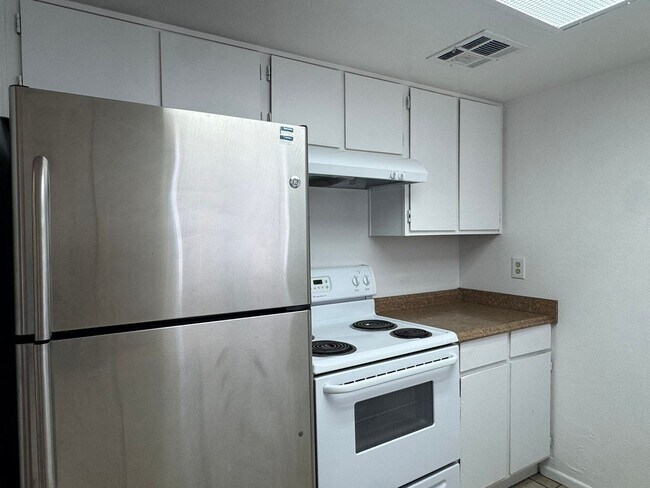Building Photo - 1539 Monte Vista Dr