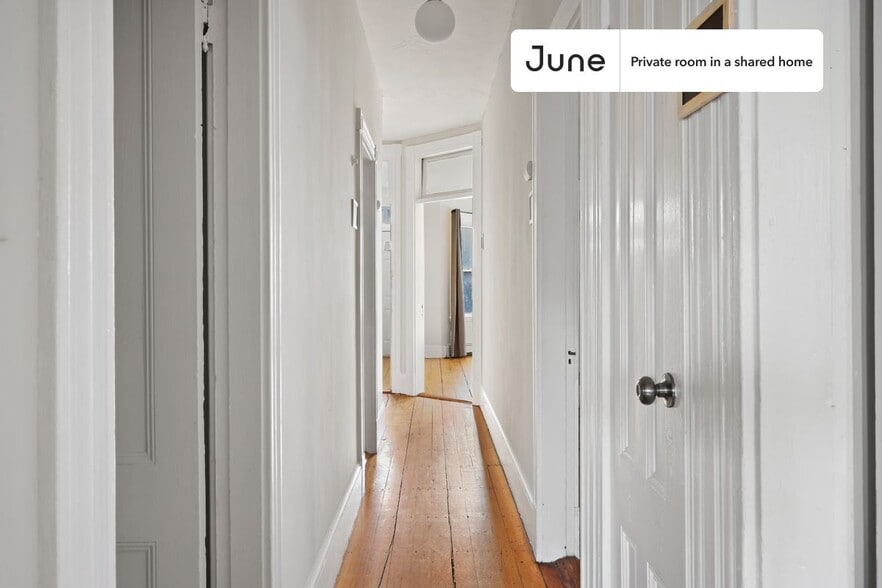 Building Photo - Room in Shared 4 bed/1 bath home in Roxbury