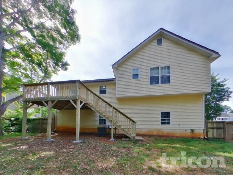 Building Photo - 432 Pine Valley Dr