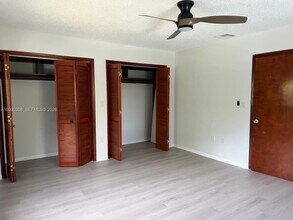 Building Photo - 321 SW 71st Ave