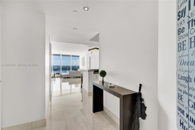 Building Photo - 450 Alton Rd