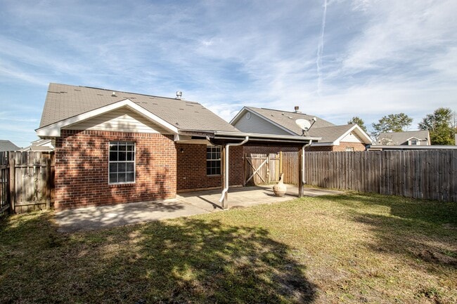 Building Photo - 4393 Wigwam Dr