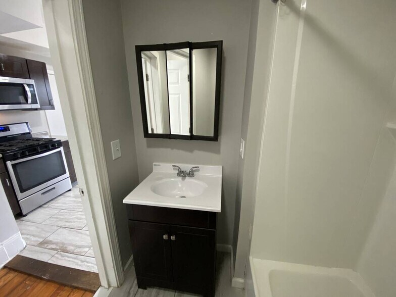 Building Photo - 101 Sydney St