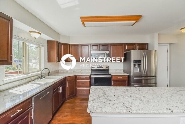 Building Photo - 3 Bedroom Pet-Friendly Home in Colorado Sp...
