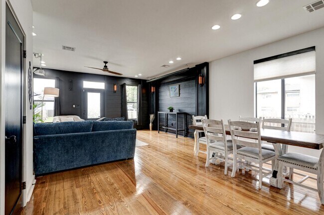 Building Photo - 2504 Dumaine St