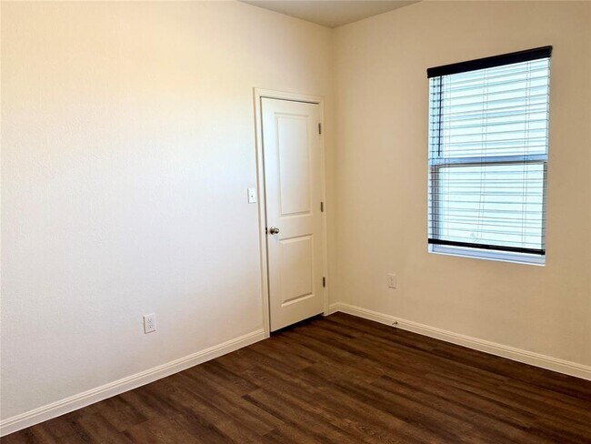 Building Photo - 360 Bell Rings Dr