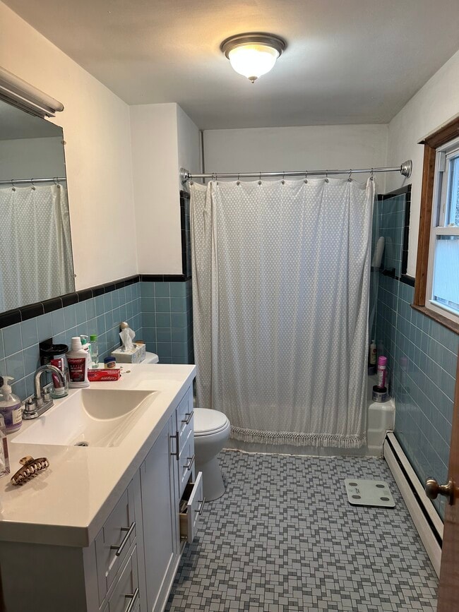 Building Photo - 19 Poplar St