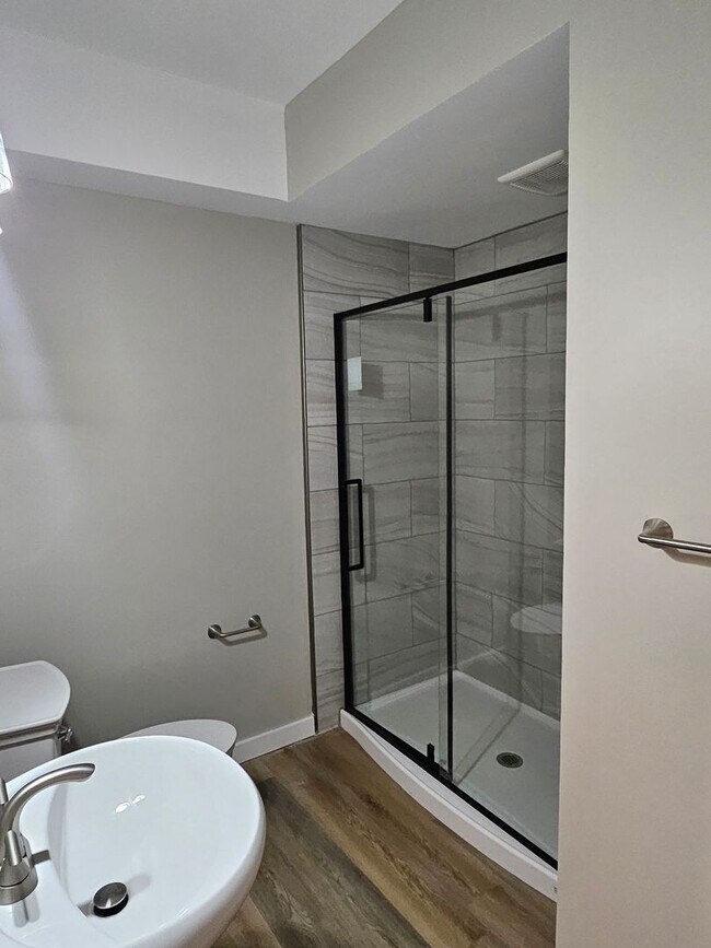 Building Photo - Brand new 1 bed apartment