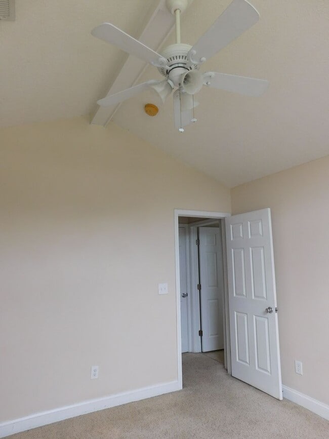 Building Photo - 408 Sweet Gum Way