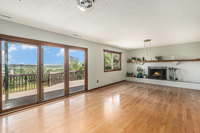 Building Photo - Big*Open*Private*Custom Home in Pinecliff D#20