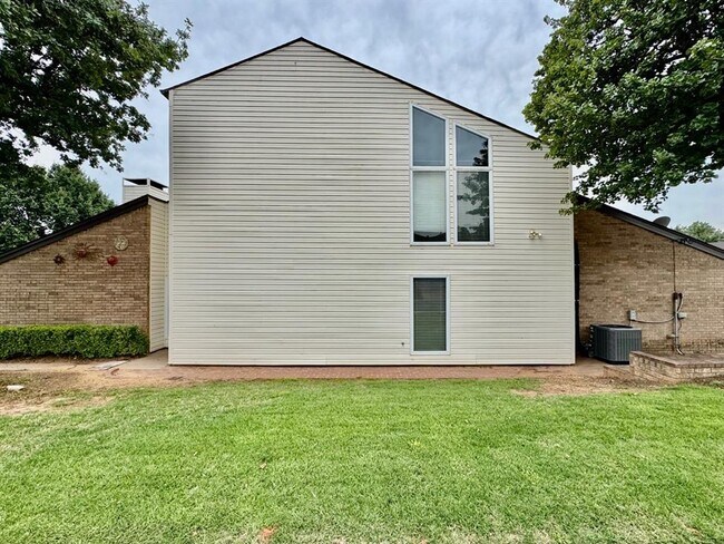 Building Photo - 415 Timberwind Rd