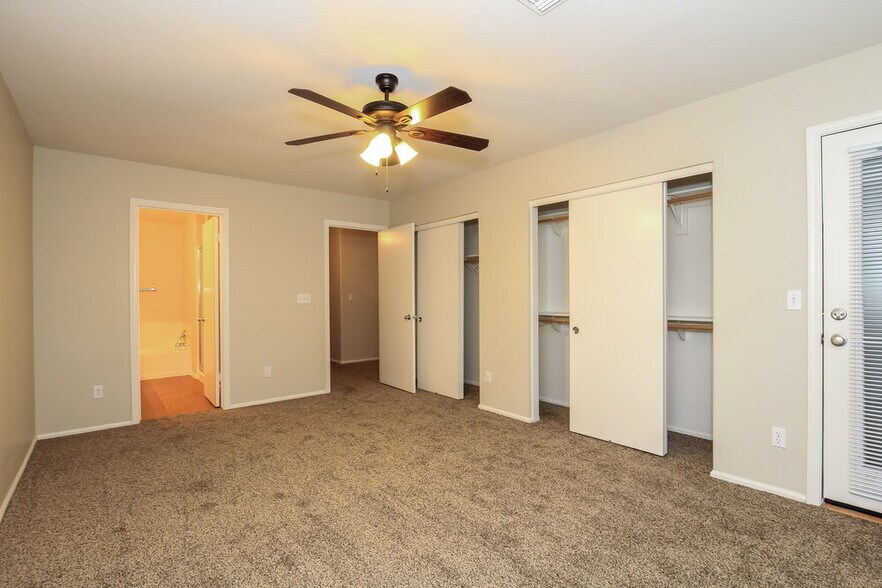 Building Photo - 2319 E Taro Ln