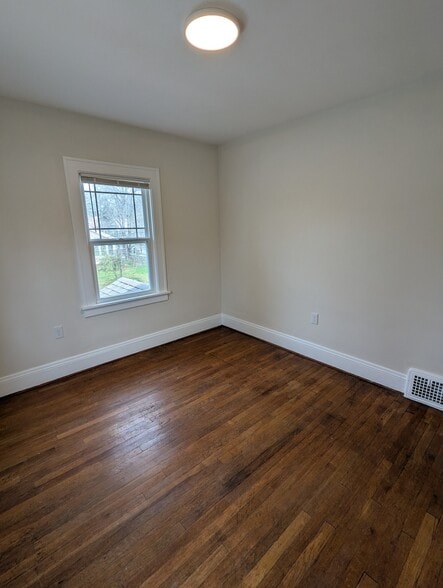 Building Photo - 1510 Wood Rd