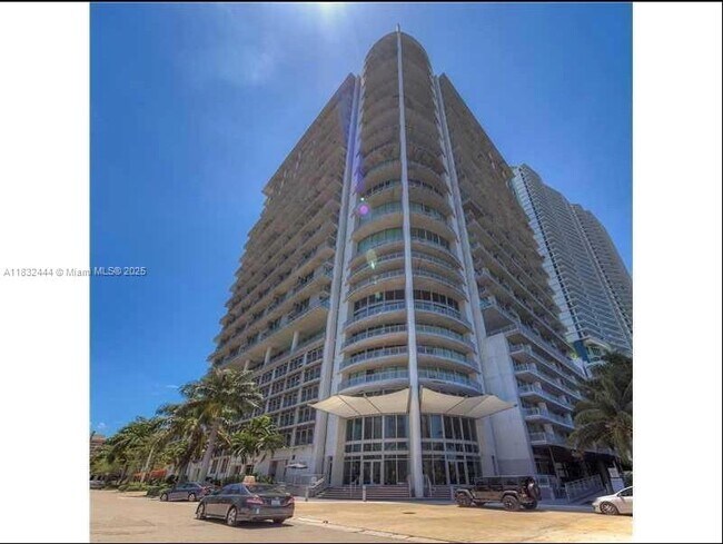 Building Photo - 690 SW 1st Ct
